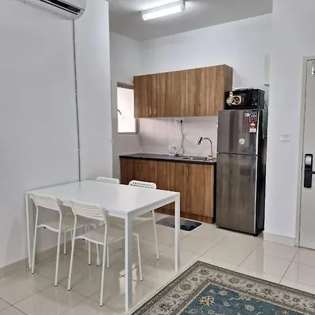 Damai-Alanis Apartment Sepang Bagian luar foto